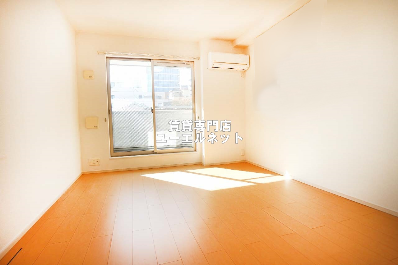 居室・リビング　ゆったりとくつろげる、落ち着きのある居室空間です