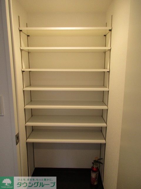 収納　Bタイプ2017年4月撮影 同タイプ1102号室の写真です。