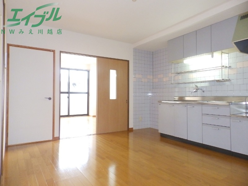 居室・リビング　別部屋参考写真です