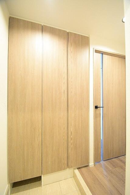 玄関　カラータイプ異なります。