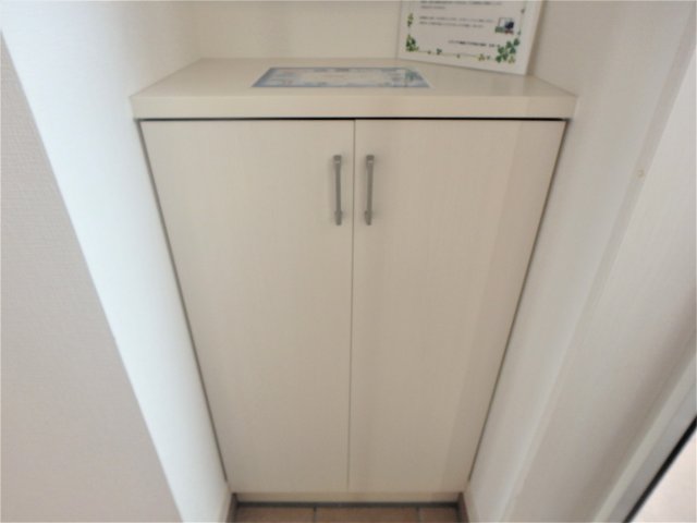 玄関　シューズボックスありで、お気に入りの靴もばっちり収納できます