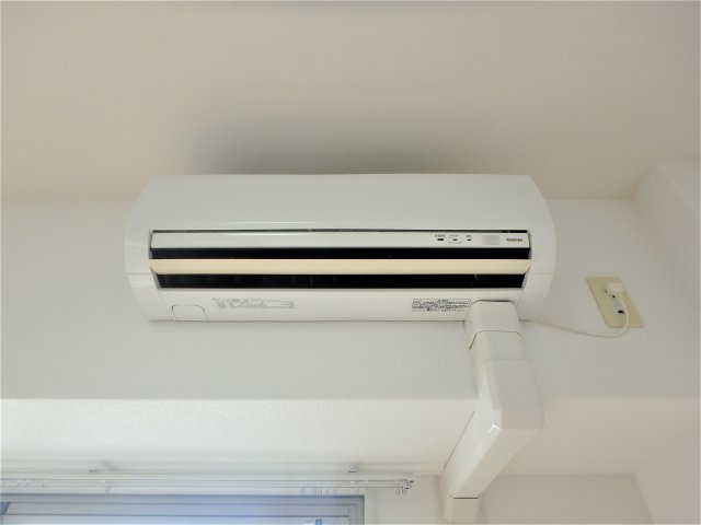 その他設備　リビング７．８帖のエアコンです！