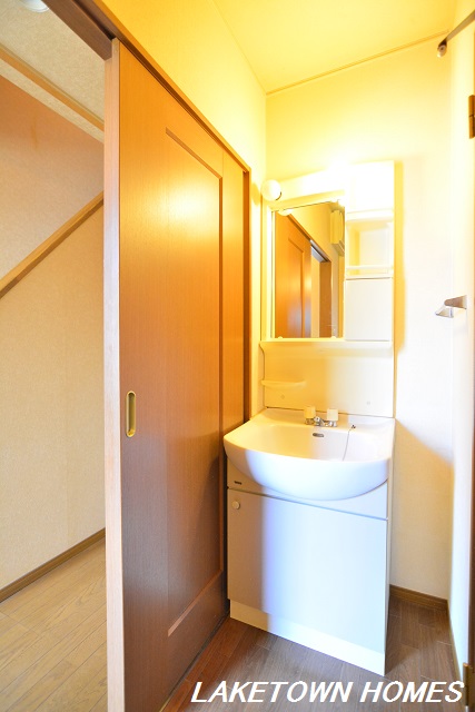 洗面設備　洗面台です。