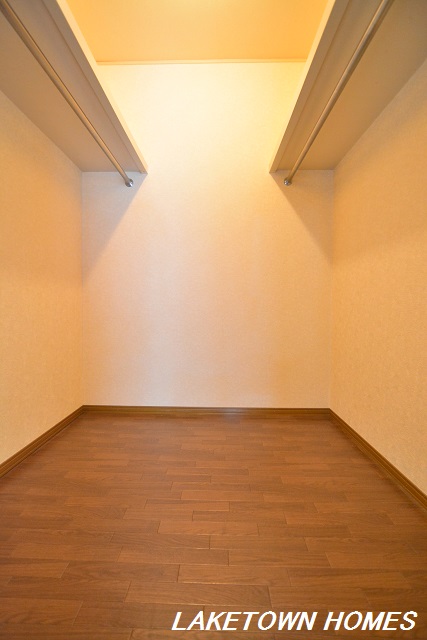 収納　9帖洋室のウォークインクローゼットです。