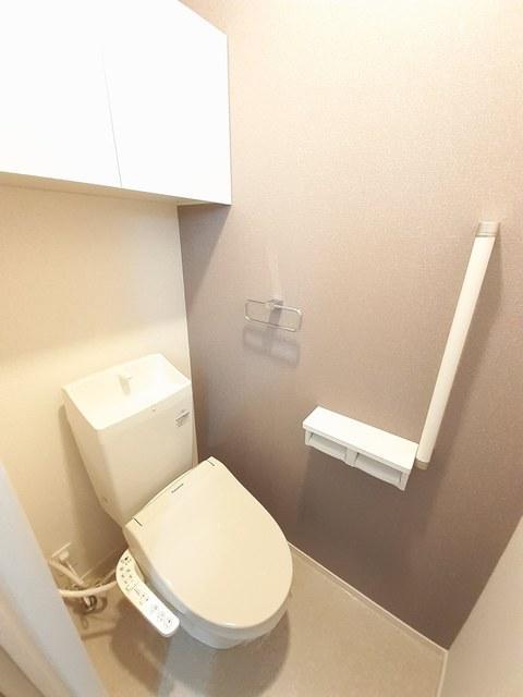 洗面設備　温水洗浄便座