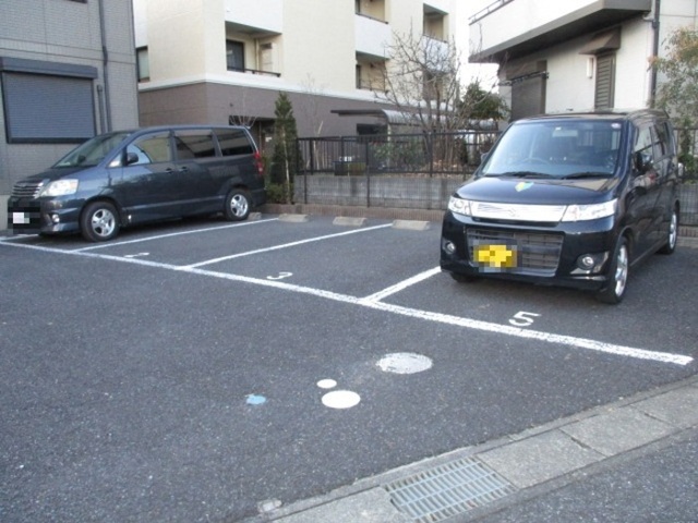 駐車場　駐車場
