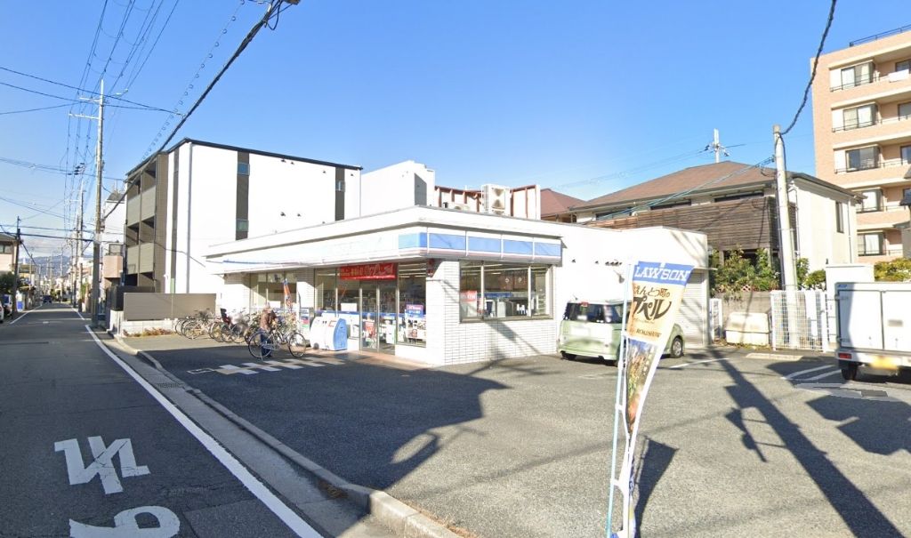 コンビニ　ローソン 尼崎塚口町三丁目店（コンビニ）まで243m