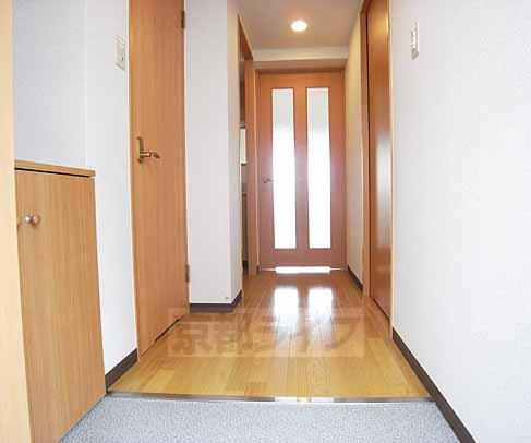 玄関　下駄箱付きで玄関もすっきり