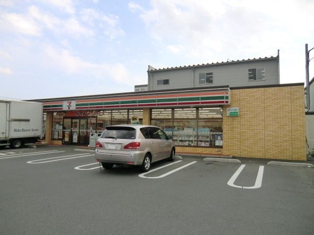 コンビニ　セブンイレブン（コンビニ）まで720m