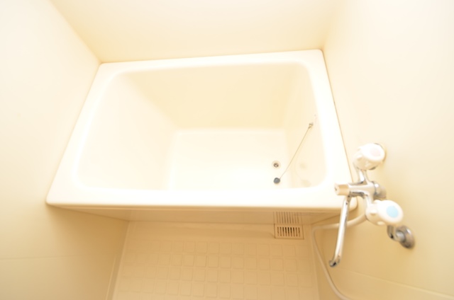 バス・シャワールーム　清潔感のある浴室です！