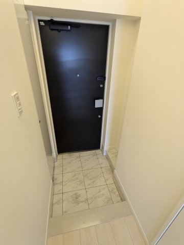 玄関　703号室