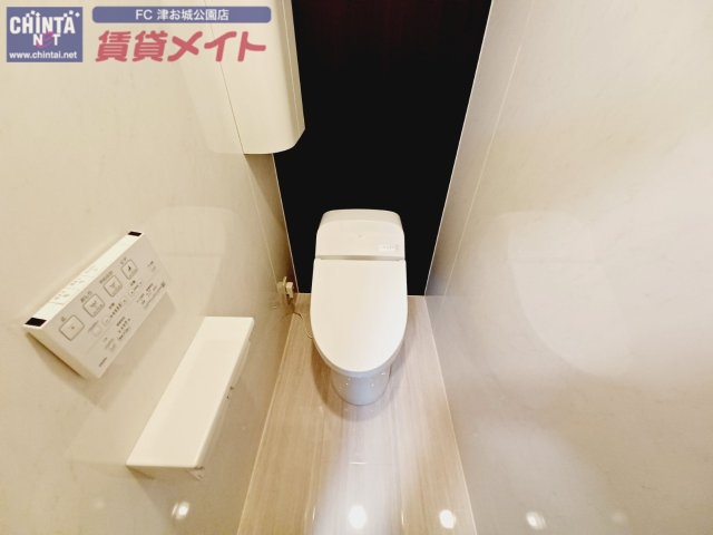 トイレ　同型参考写真