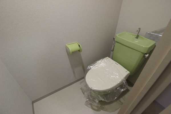 トイレ　※同タイプの部屋写真。現況を優先します。