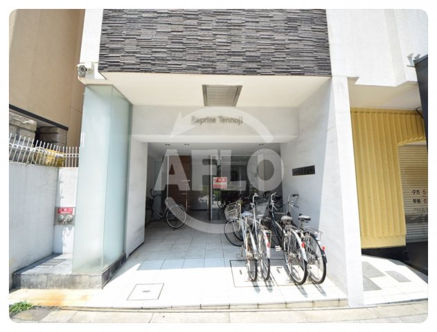 エントランス　ルプリーズ天王寺　エントランス