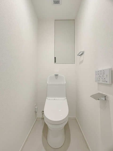 トイレ　※同建物内・別タイプの参考写真です。