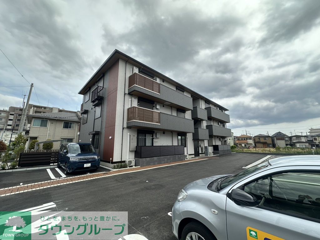 建物外観　駐車場