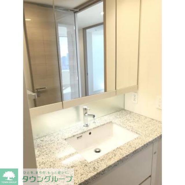 洗面設備　※写真は同タイプ住戸です。