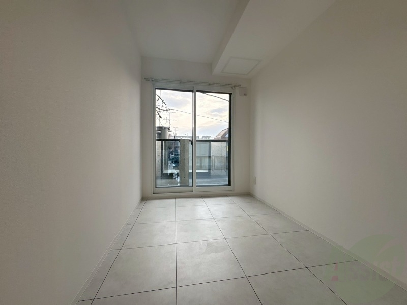 その他部屋・スペース　こちらのお部屋は光が差し込む、温かみのあるお部屋です。