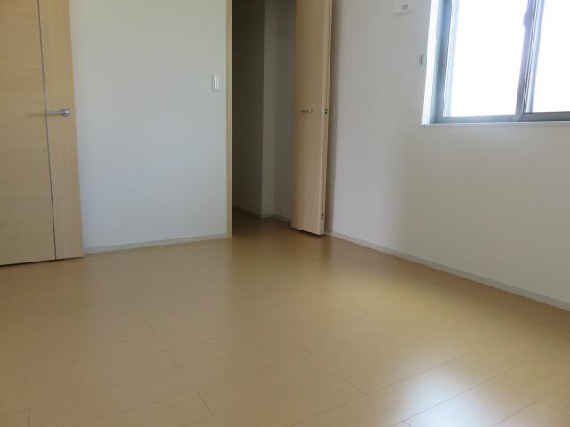 居室・リビング　明るいお部屋です