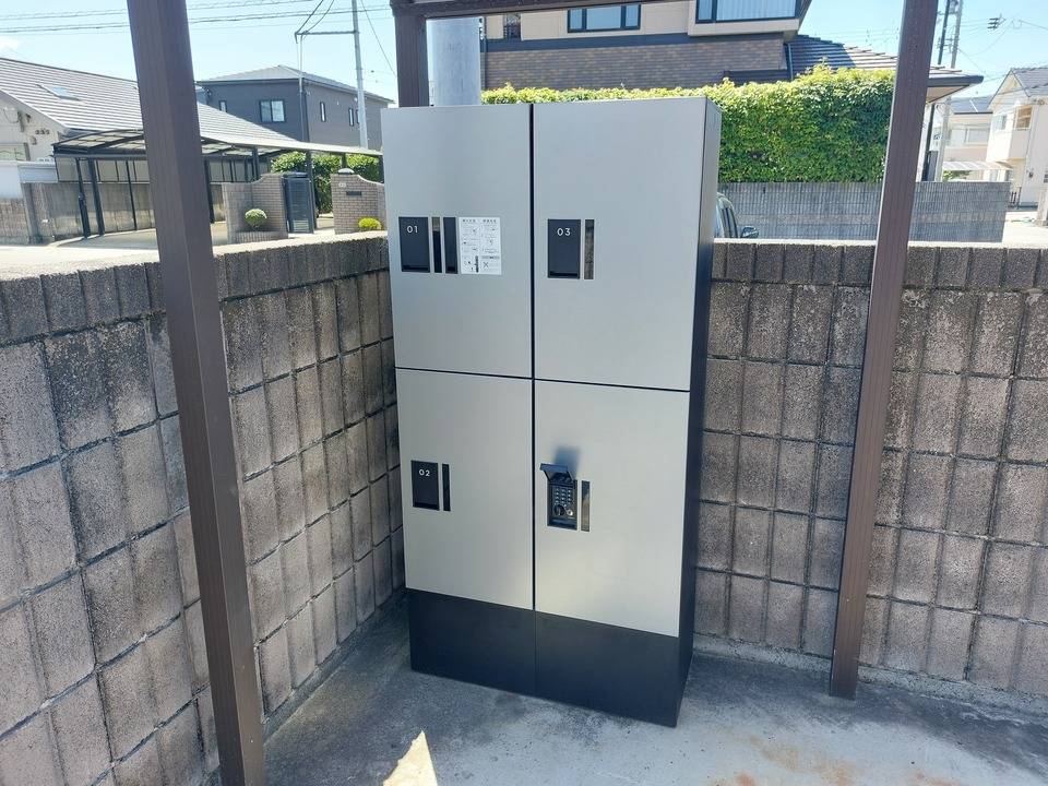 エントランス　宅配ボックス