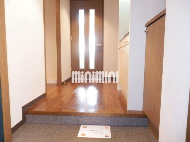 キッチン　靴箱が設置されている玄関です。