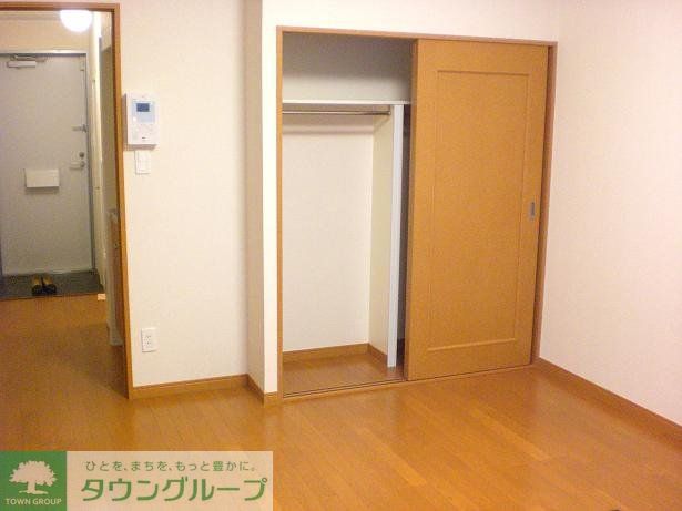 収納　1Fはフローリング、2F以上は絨毯になります。