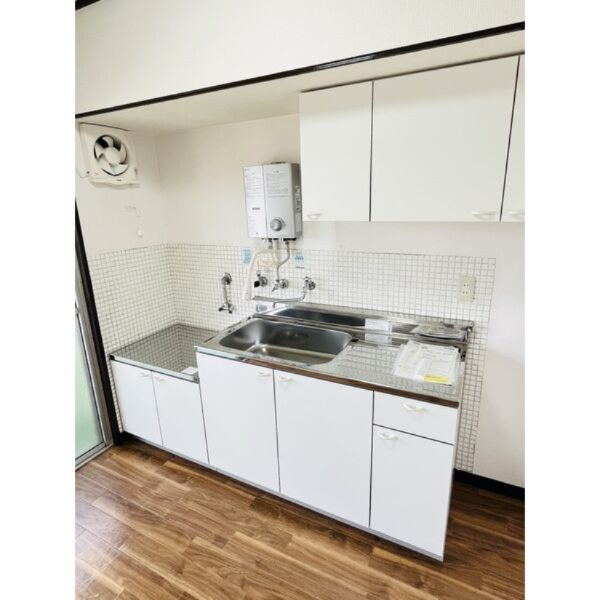 キッチン　※別部屋同間取りのお写真となります。参考にご覧くださいませ。