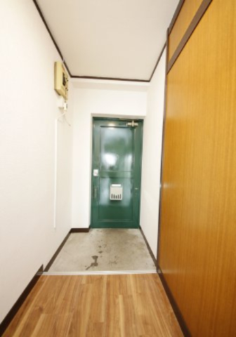 玄関　※別部屋同間取りのお写真となります。参考にご覧くださいませ。