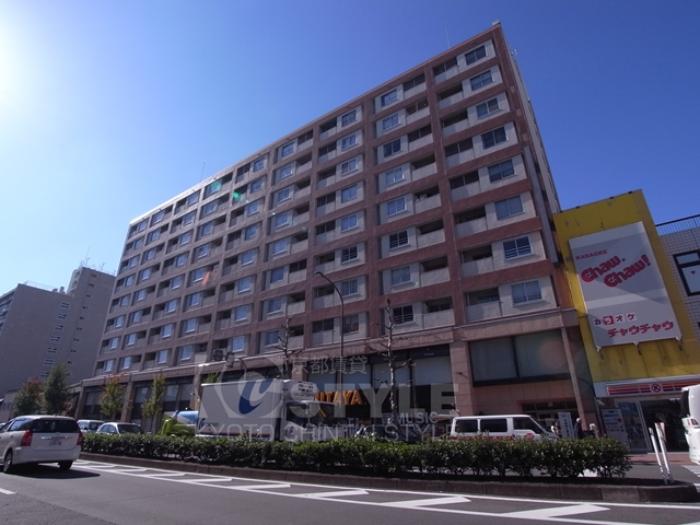 建物外観　２００５年外観タイルも全改装