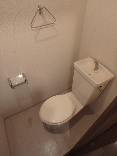 トイレ　清潔感のあるトイレです。