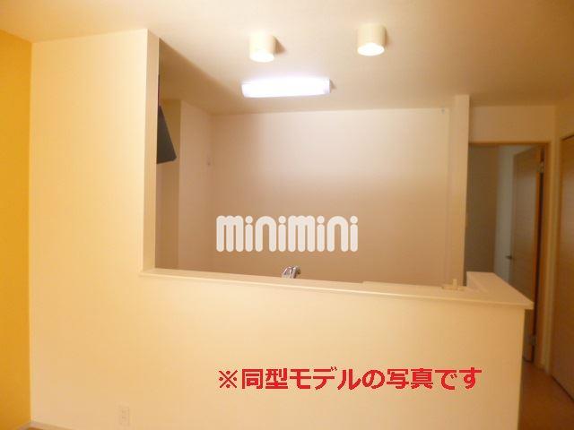 居室・リビング　写真は同型モデルの物です。色等が違う場合がございます。