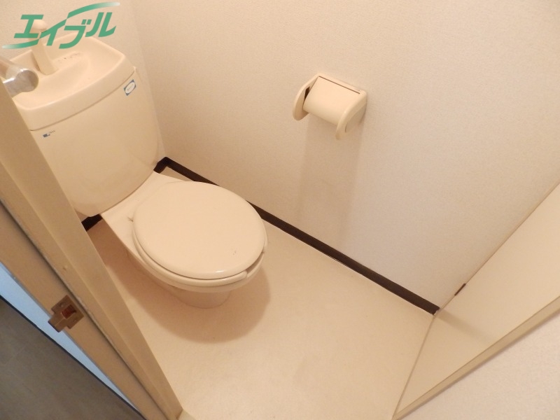 トイレ　同タイプ部屋写真です。