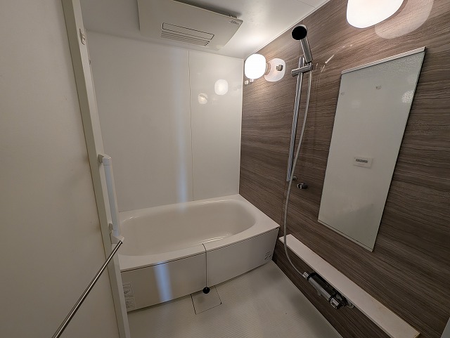 バス・シャワールーム　※同タイプの別のお部屋の写真です。