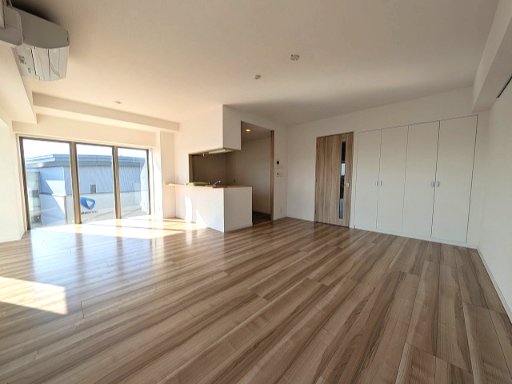 玄関　※同タイプの別のお部屋の写真です。