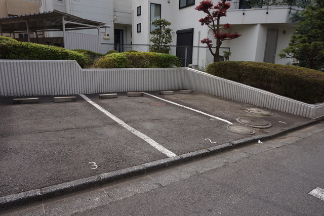 駐車場　★敷地内駐車場★（有料・要空き確認）