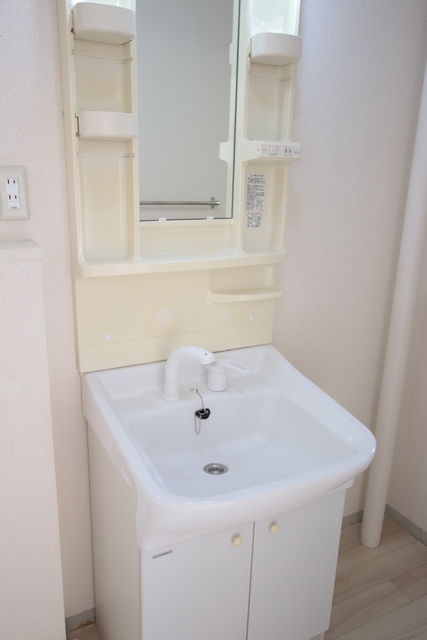 洗面設備　忙しい朝に便利な洗髪洗面化粧台
