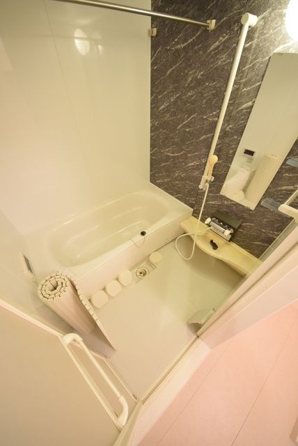 バス・シャワールーム　＊別部屋の参考写真です