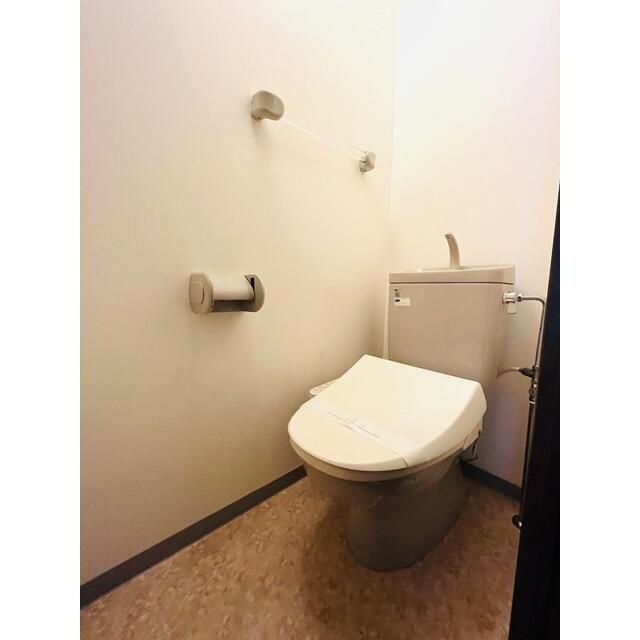 トイレ　清潔感のあるトイレです