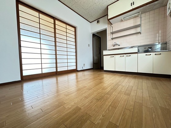 居室・リビング　※別部屋の写真です