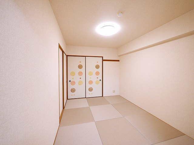 その他部屋・スペース　畳の上でゆっくりとくつろげる和室です