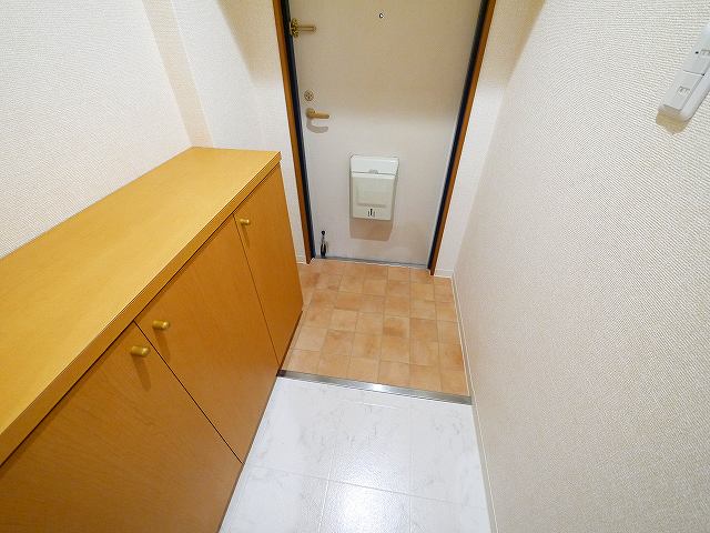 玄関　収納もある玄関です