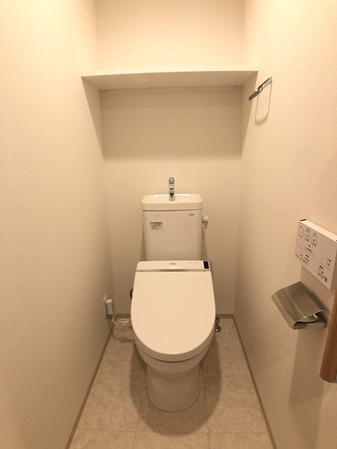 トイレ　※別タイプの参考画像になります。