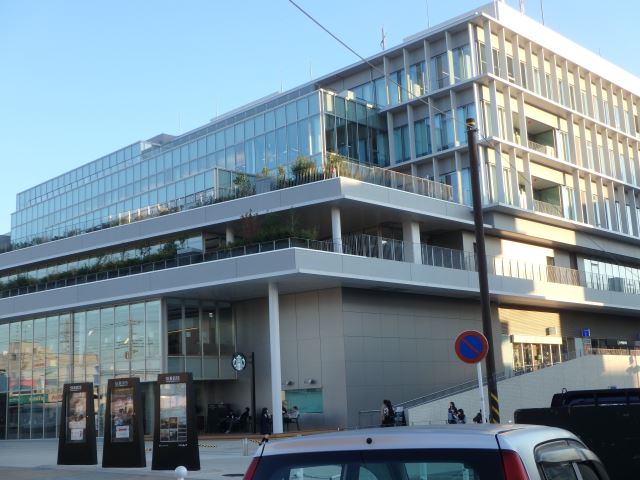 図書館　市立図書館（図書館）まで1100m
