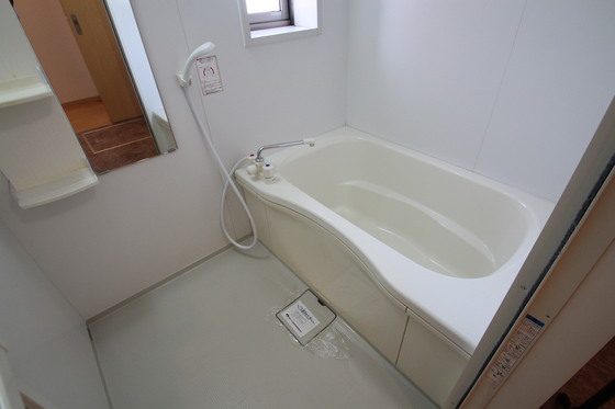 バス・シャワールーム　※別部屋の写真です