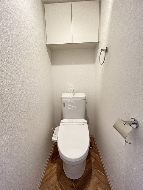 トイレ　部屋・階数により室内カラーが異なります