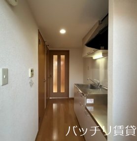 キッチン　同型タイプの写真となります　現状優先