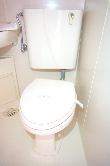 トイレ　清潔感ある洋式トイレです☆お掃除も楽々です！！