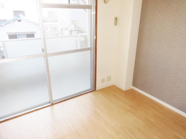 その他部屋・スペース　窓からの光がいい感じです。