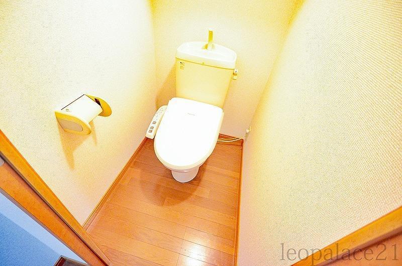 トイレ　温水線所便座(イメージ)