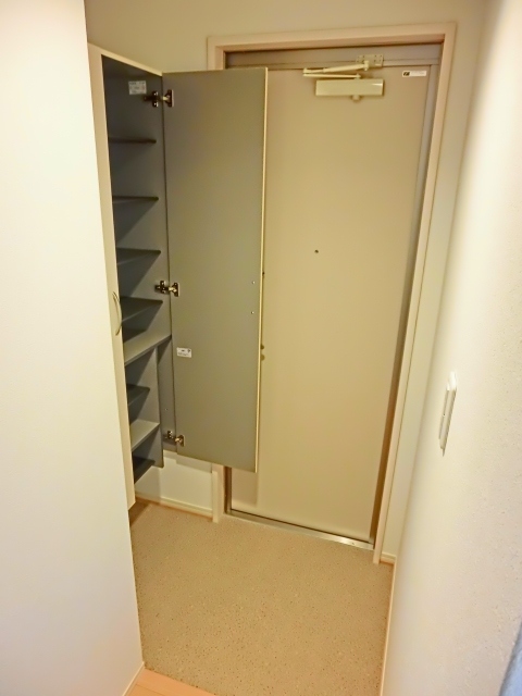 収納　ヴェルデストゥーディオ　荒川区西日暮里4